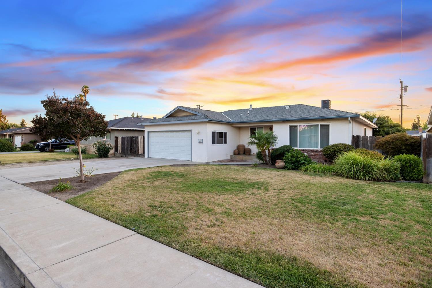 1395 S Rupert Ave, Reedley, CA 93654