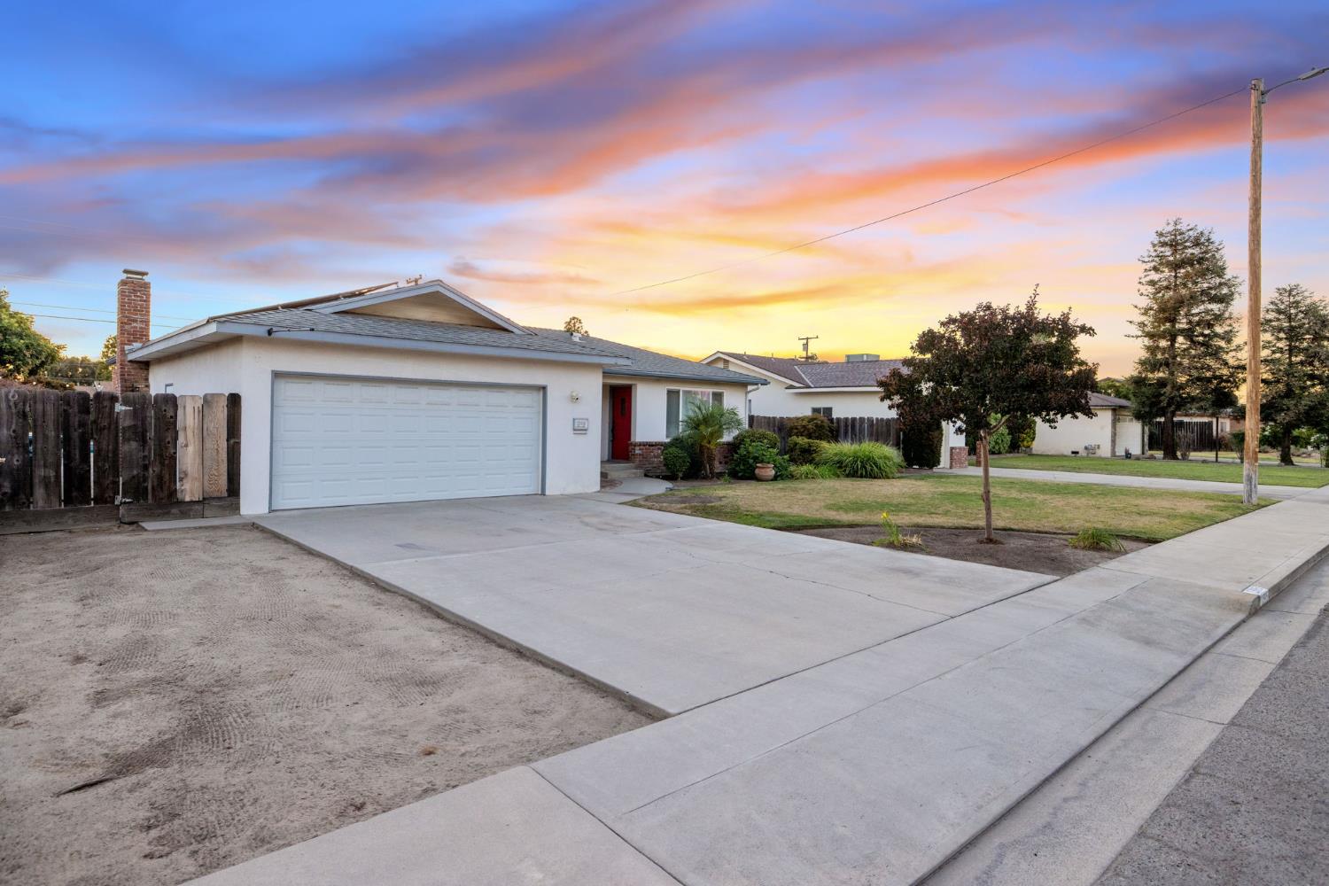 1395 S Rupert Ave, Reedley, CA 93654