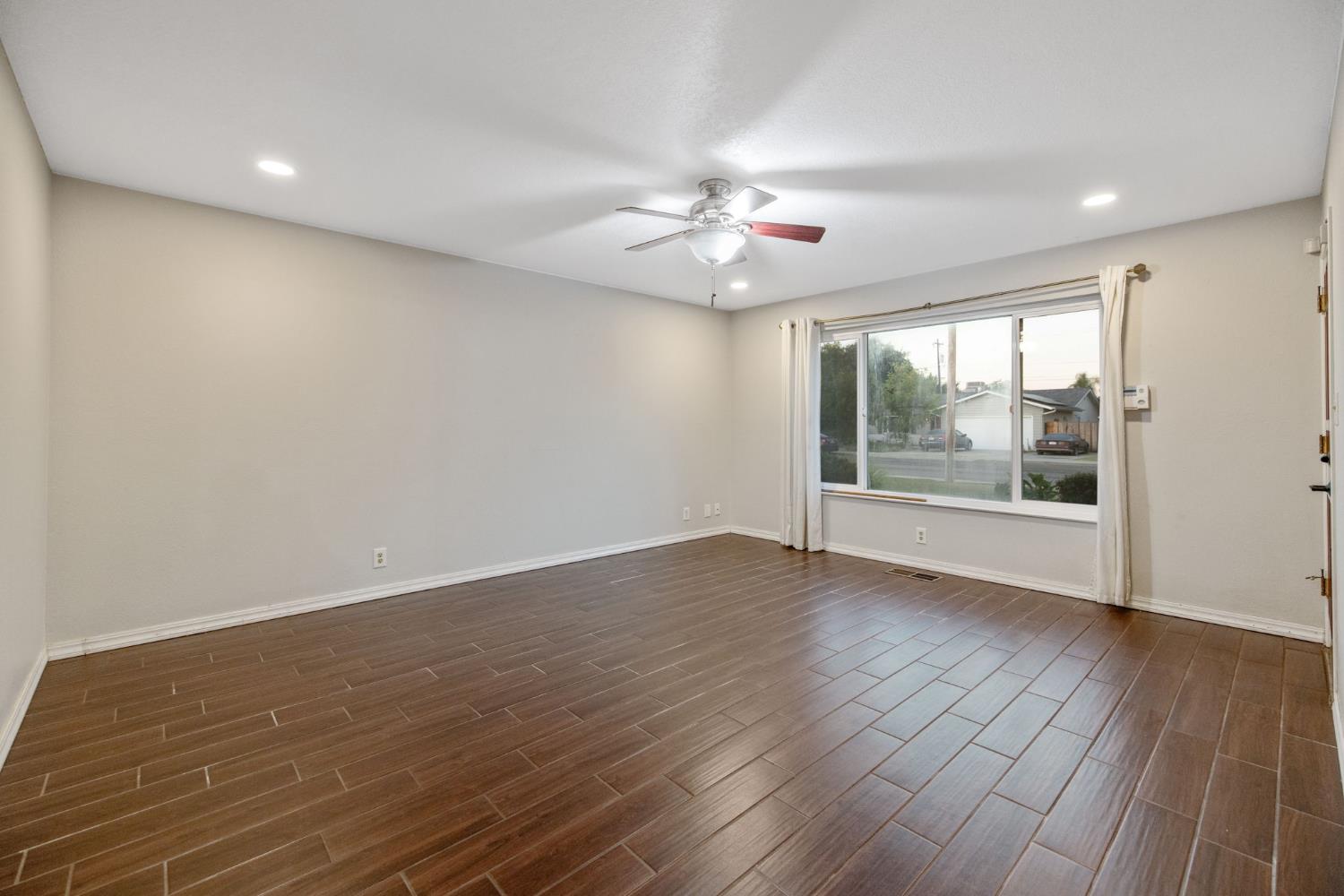 1395 S Rupert Ave, Reedley, CA 93654