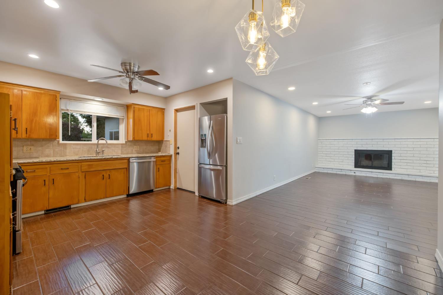 1395 S Rupert Ave, Reedley, CA 93654