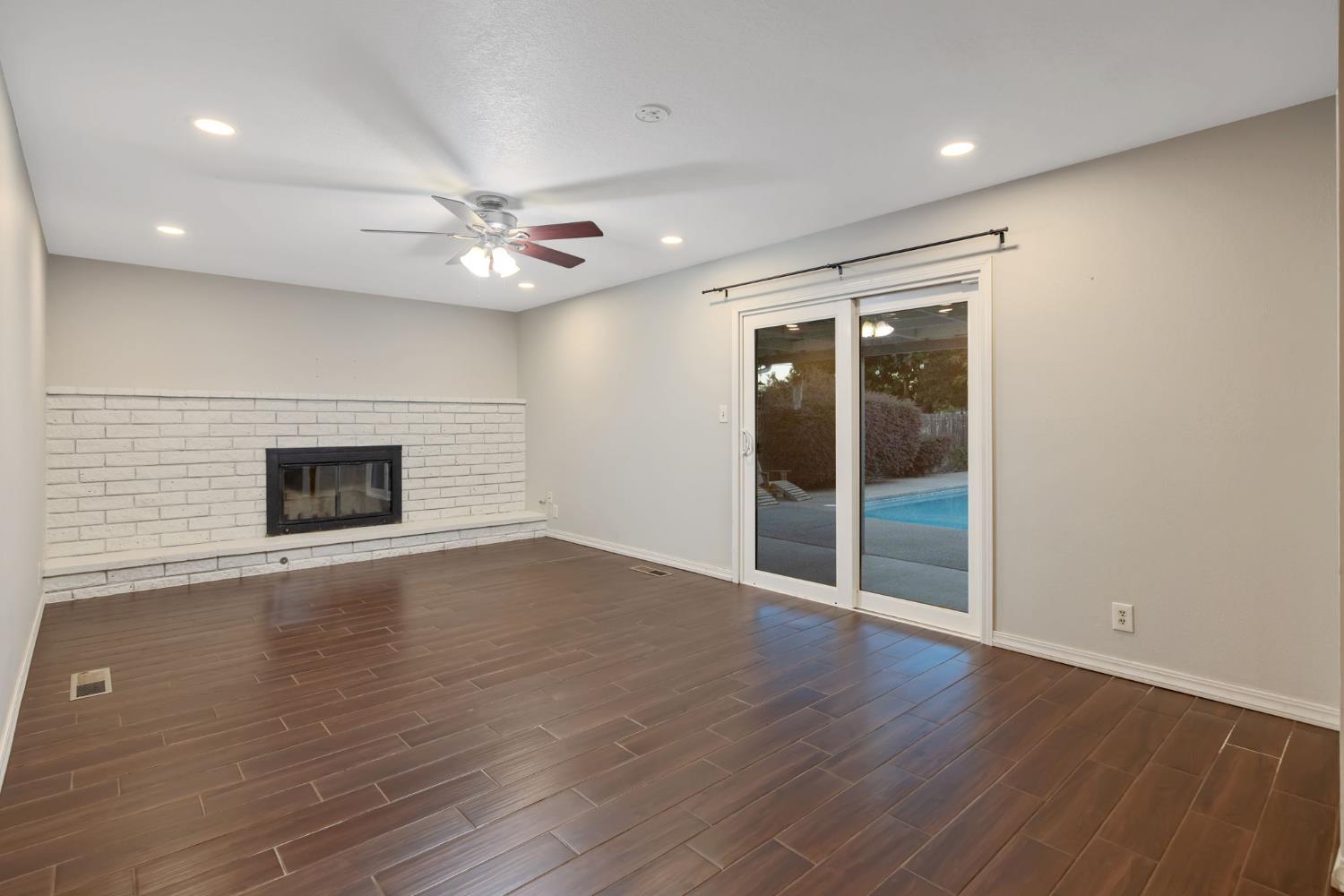 1395 S Rupert Ave, Reedley, CA 93654