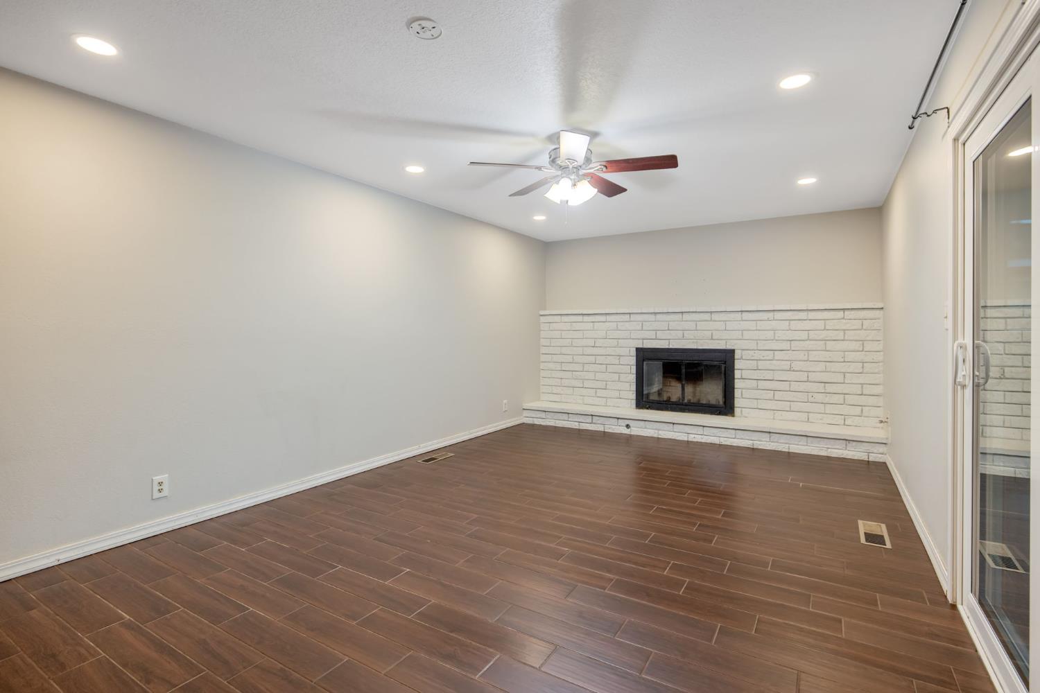 1395 S Rupert Ave, Reedley, CA 93654
