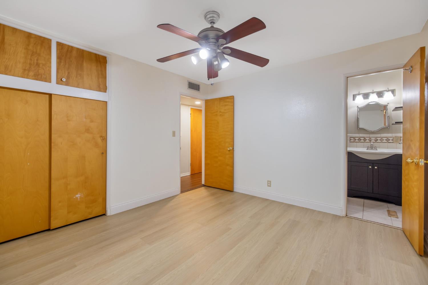 1395 S Rupert Ave, Reedley, CA 93654