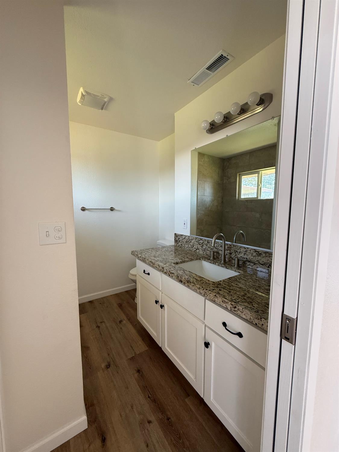 9375 E Bullard Ave, Clovis, CA 93619