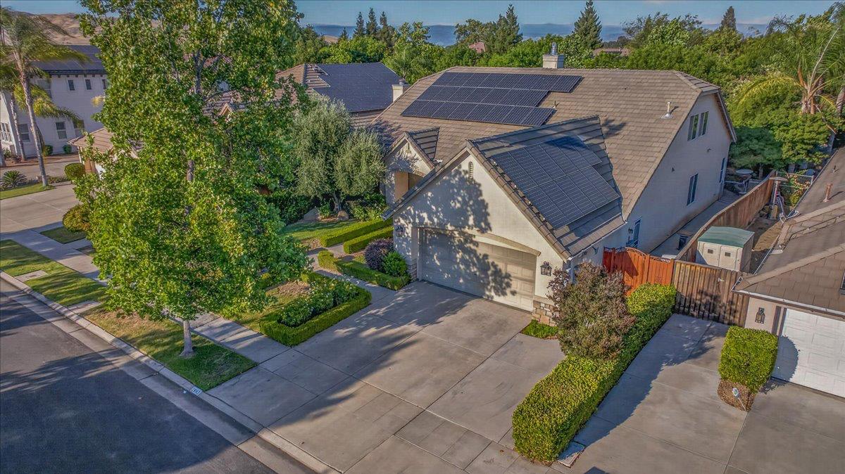 1943 N Douglas Ave, Clovis, CA 93619