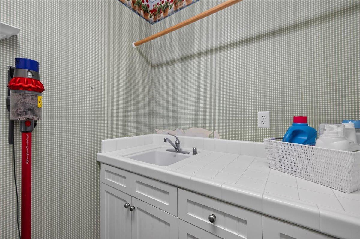 1943 N Douglas Ave, Clovis, CA 93619
