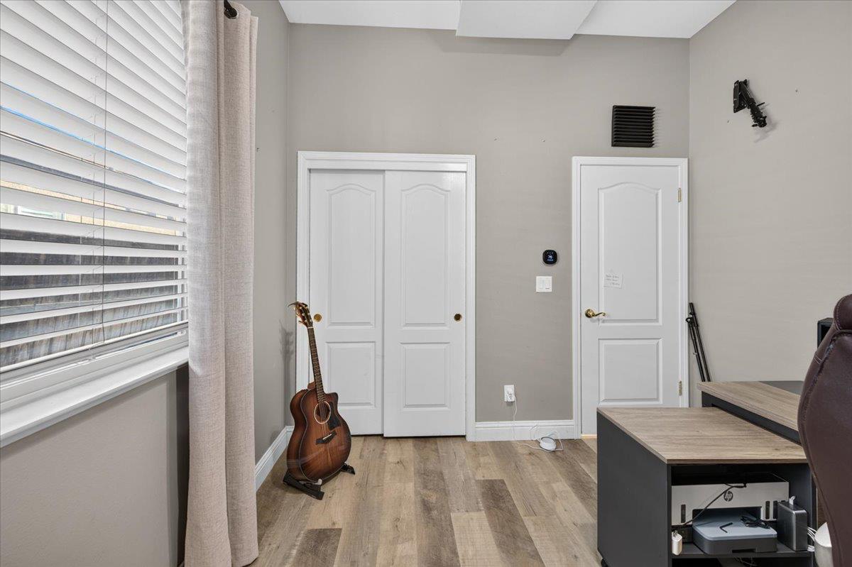 1943 N Douglas Ave, Clovis, CA 93619