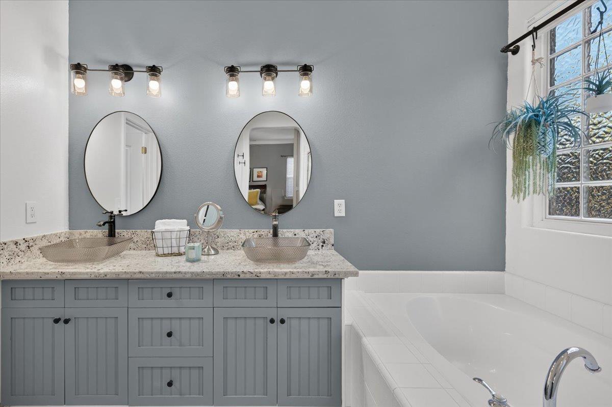 1943 N Douglas Ave, Clovis, CA 93619
