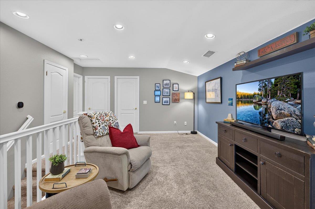 1943 N Douglas Ave, Clovis, CA 93619