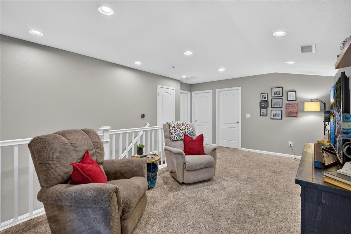 1943 N Douglas Ave, Clovis, CA 93619