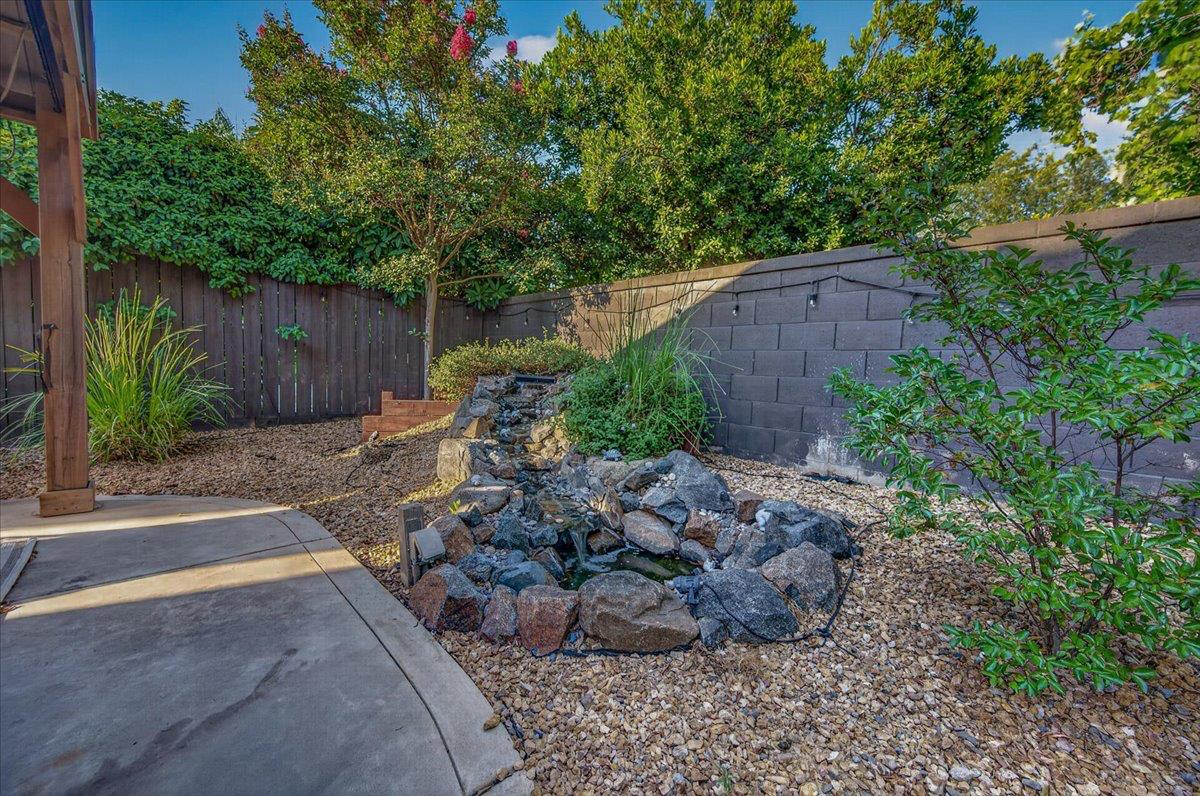 1943 N Douglas Ave, Clovis, CA 93619