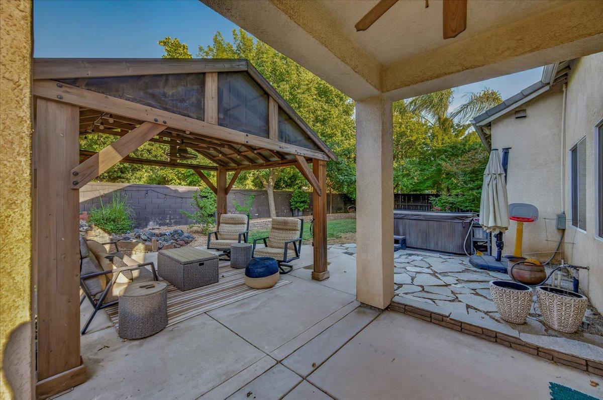 1943 N Douglas Ave, Clovis, CA 93619
