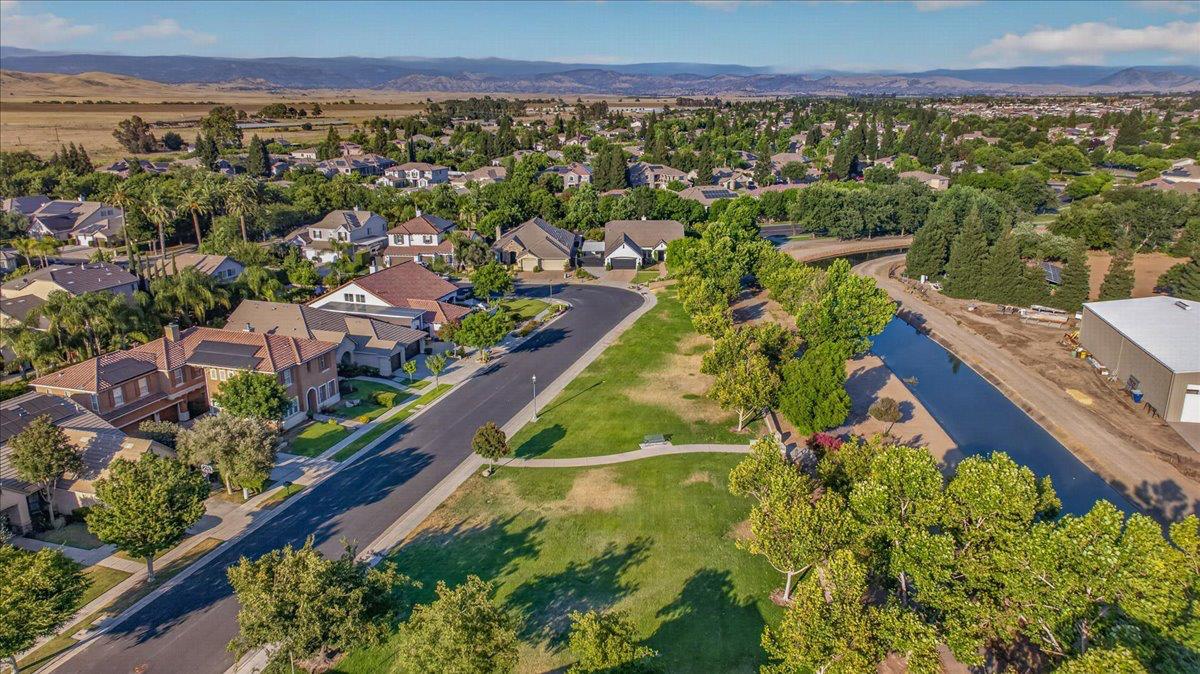 1943 N Douglas Ave, Clovis, CA 93619