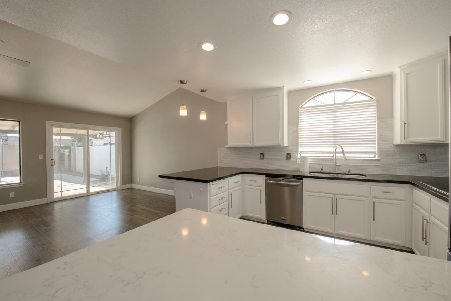 1206 E Kenosha, Fresno, CA 93720
