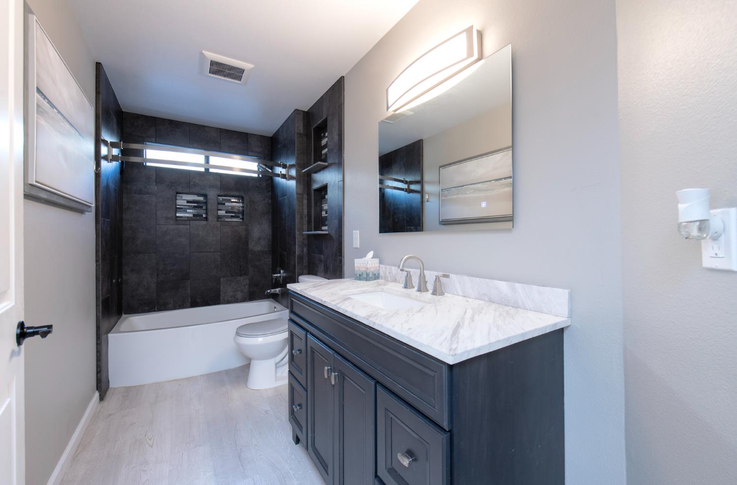 1206 E Kenosha, Fresno, CA 93720