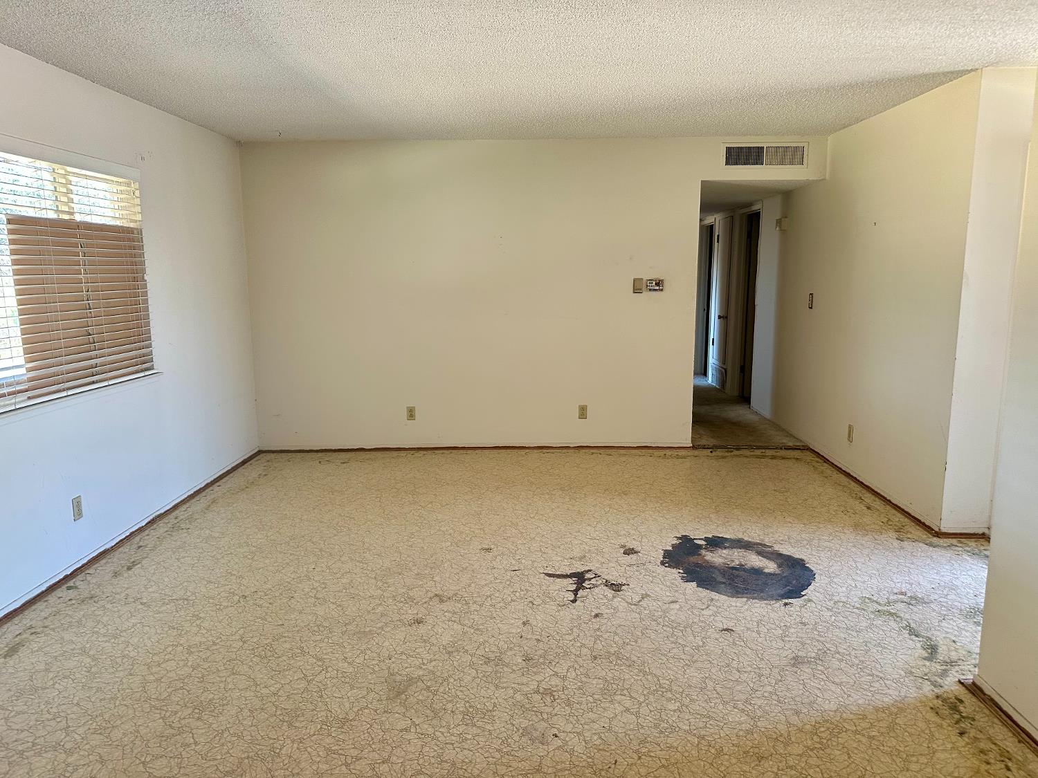 2153 Knowles St, Selma, CA 93662