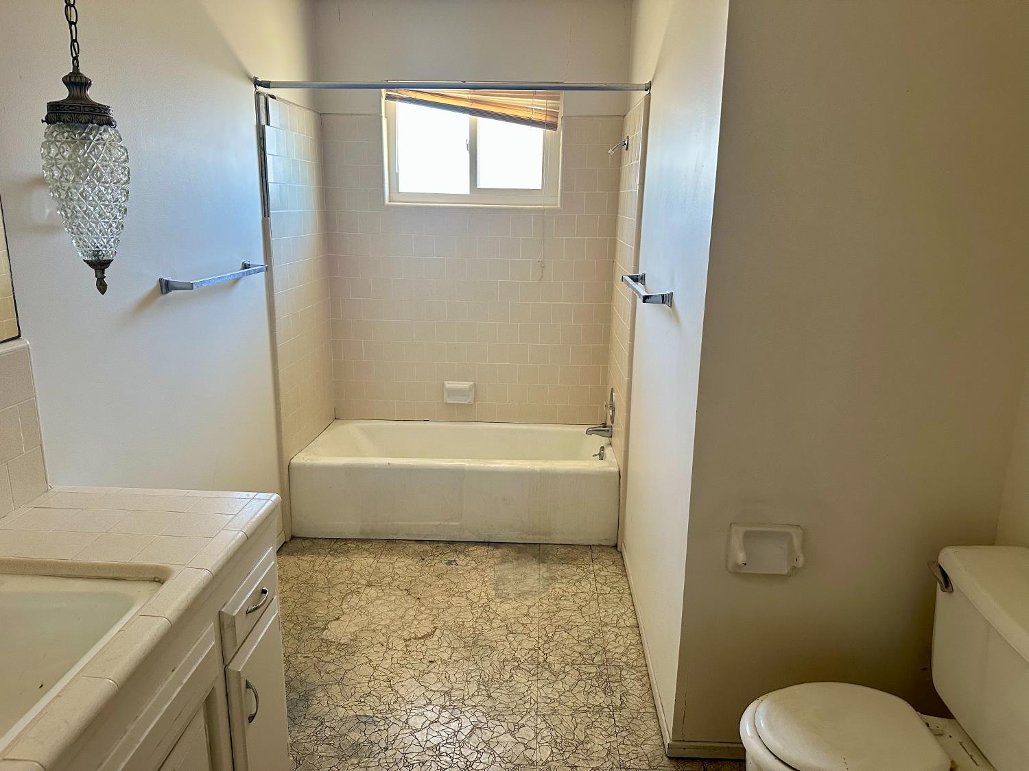 2153 Knowles St, Selma, CA 93662