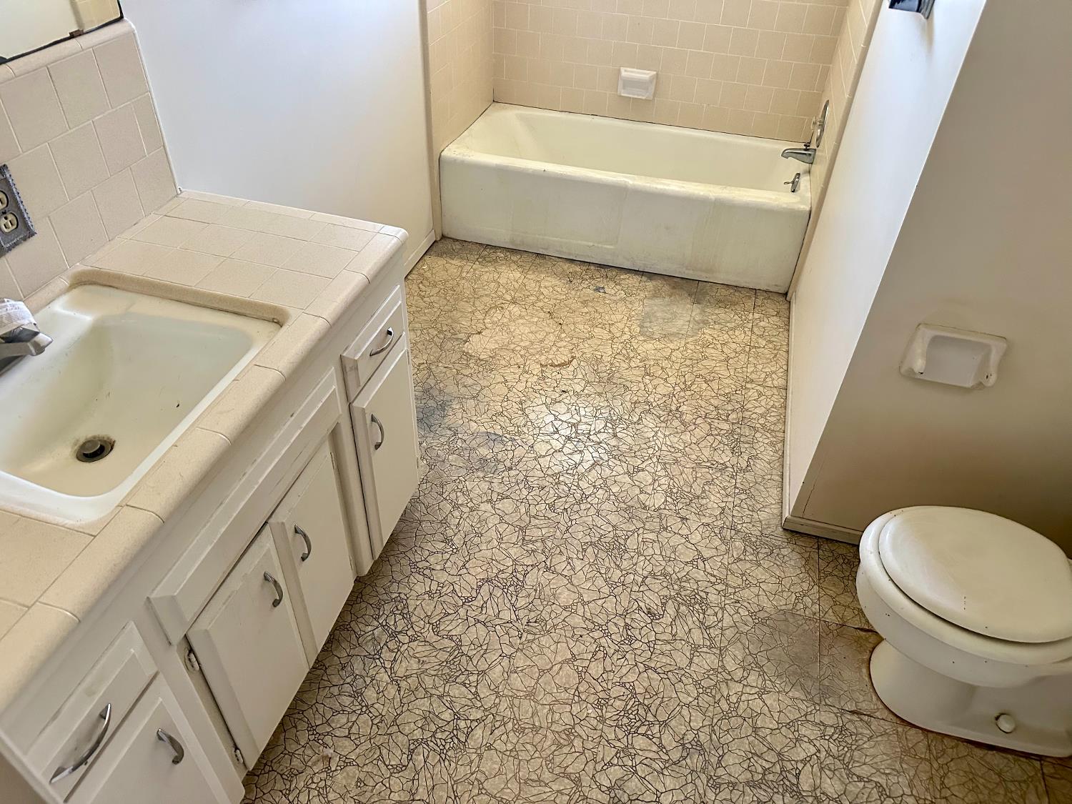 2153 Knowles St, Selma, CA 93662