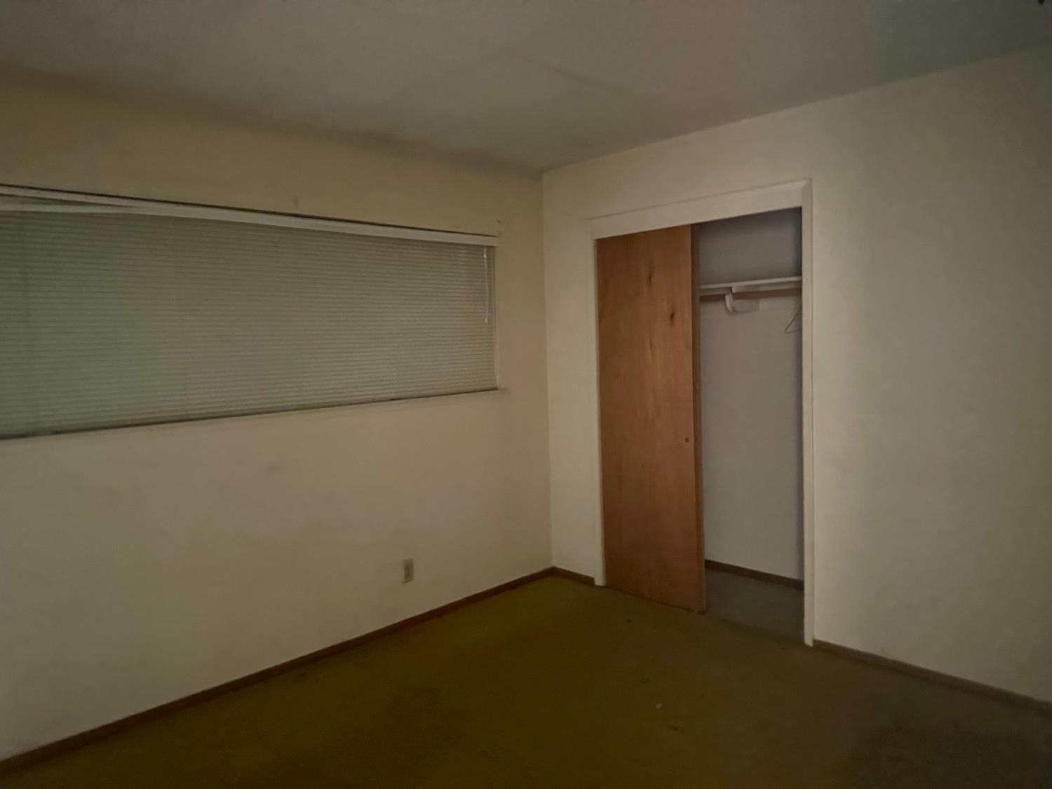 2153 Knowles St, Selma, CA 93662