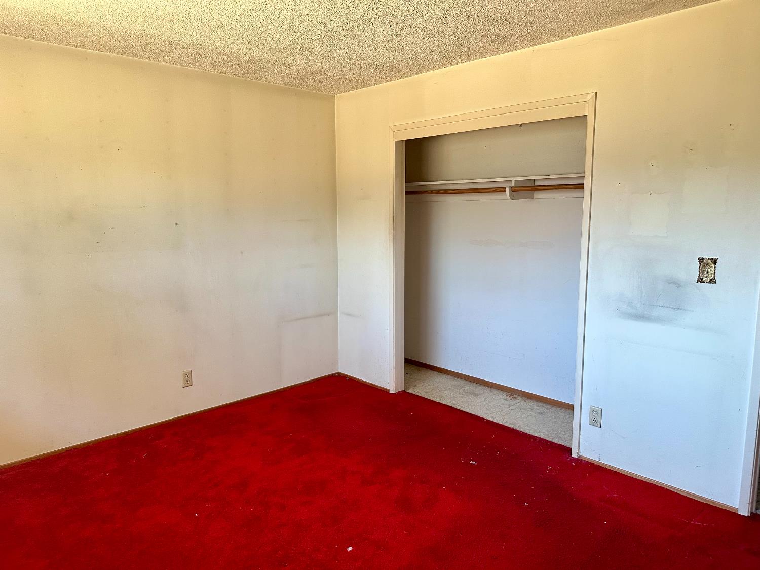 2153 Knowles St, Selma, CA 93662
