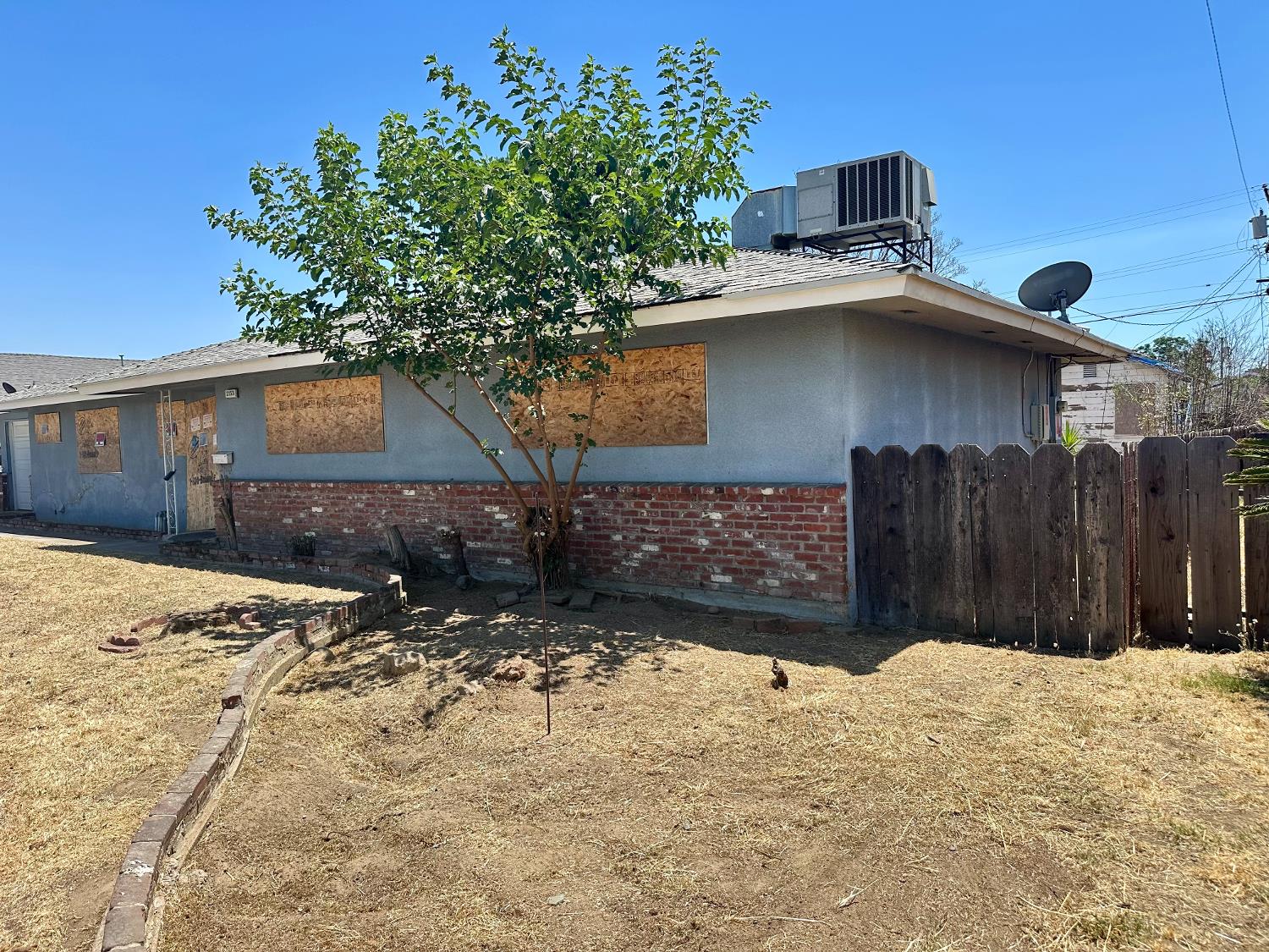 2153 Knowles St, Selma, CA 93662