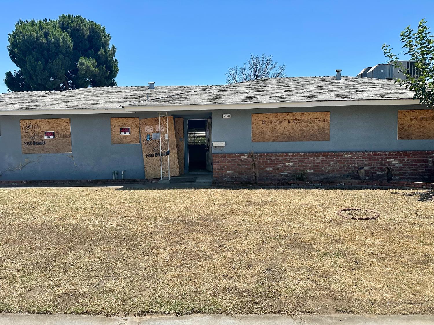 2153 Knowles St, Selma, CA 93662