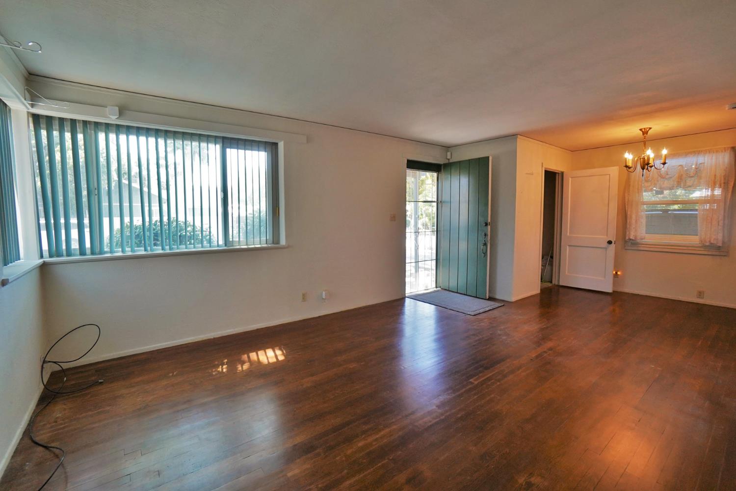 2307 N Valeria St, Fresno, CA 93703
