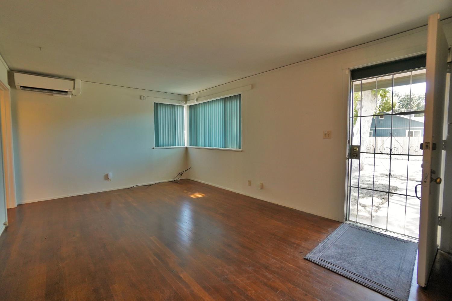 2307 N Valeria St, Fresno, CA 93703