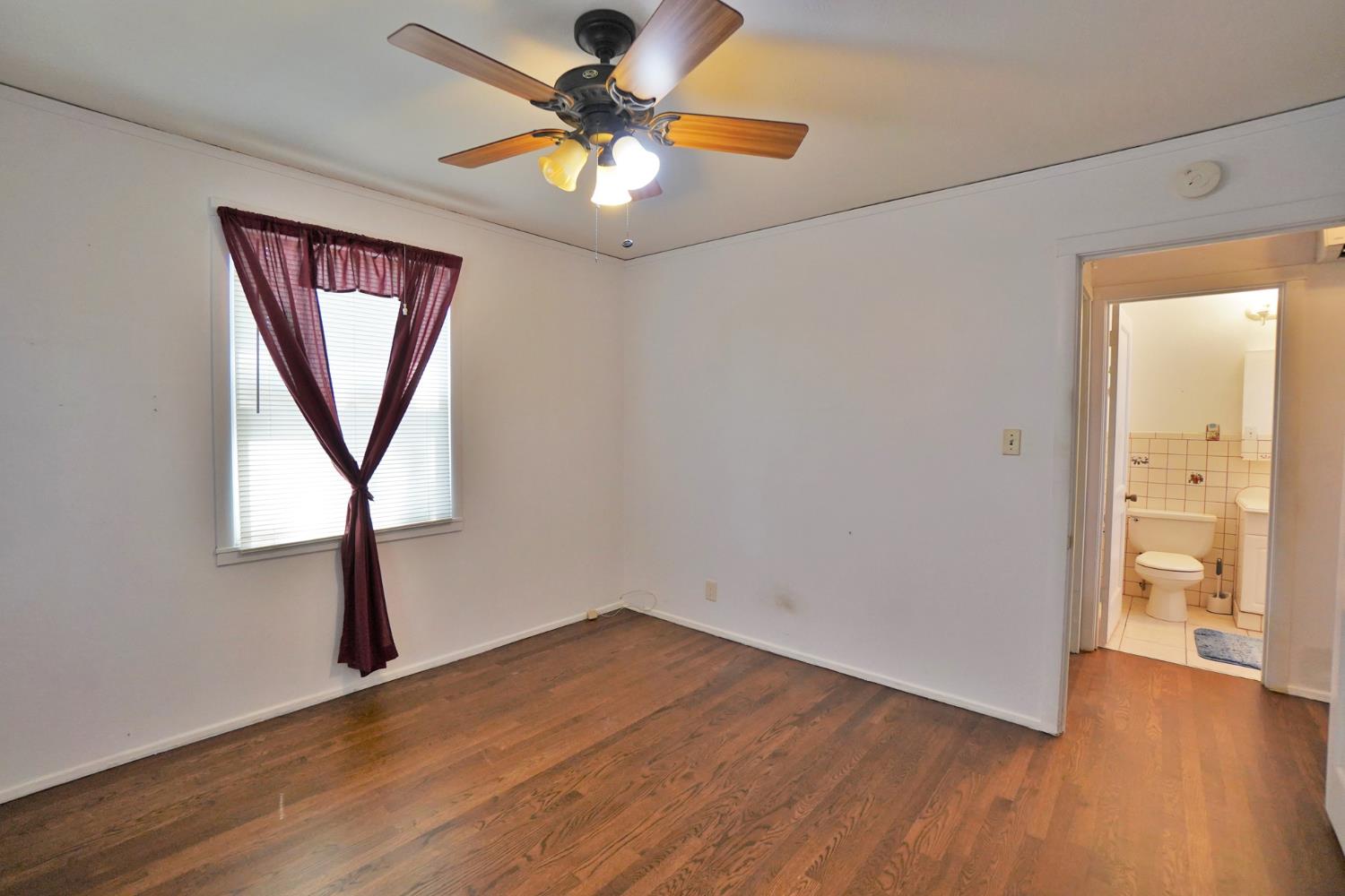 2307 N Valeria St, Fresno, CA 93703
