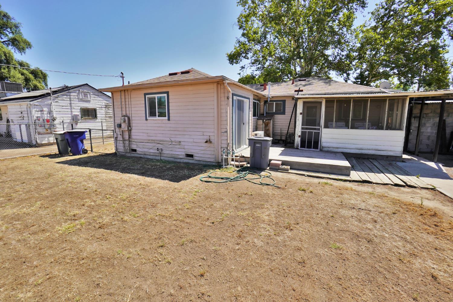 2307 N Valeria St, Fresno, CA 93703