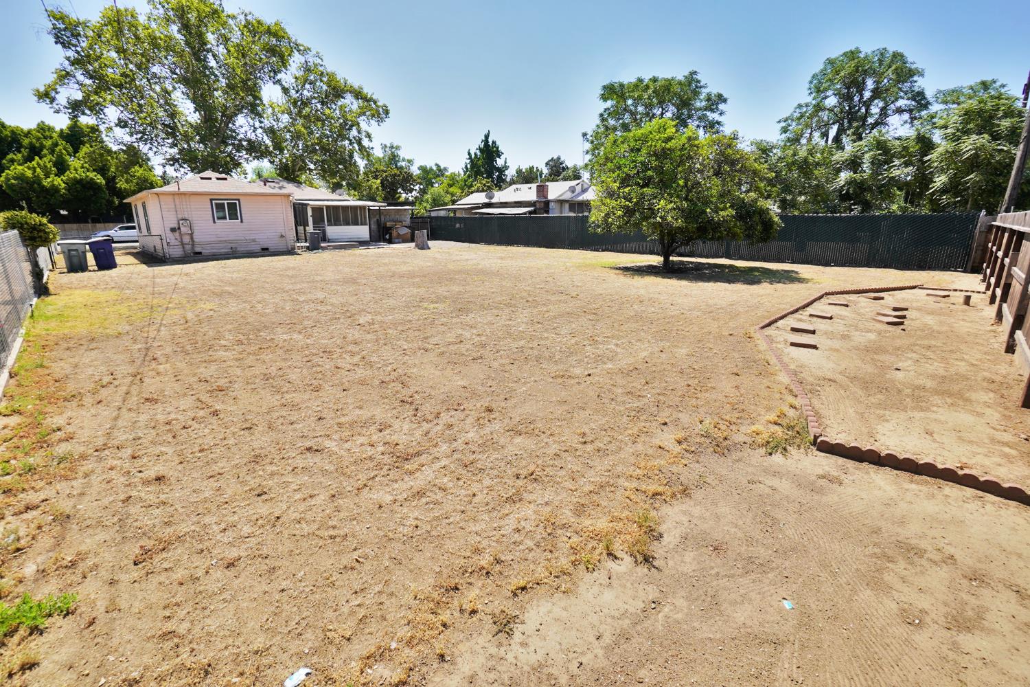 2307 N Valeria St, Fresno, CA 93703