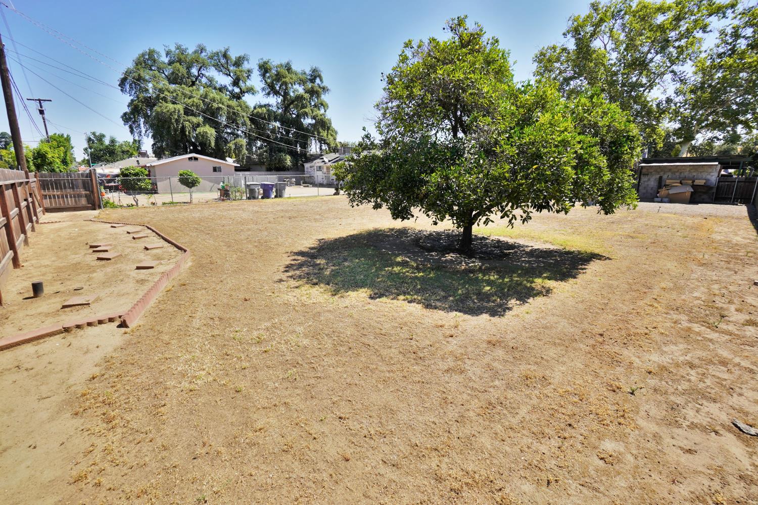 2307 N Valeria St, Fresno, CA 93703