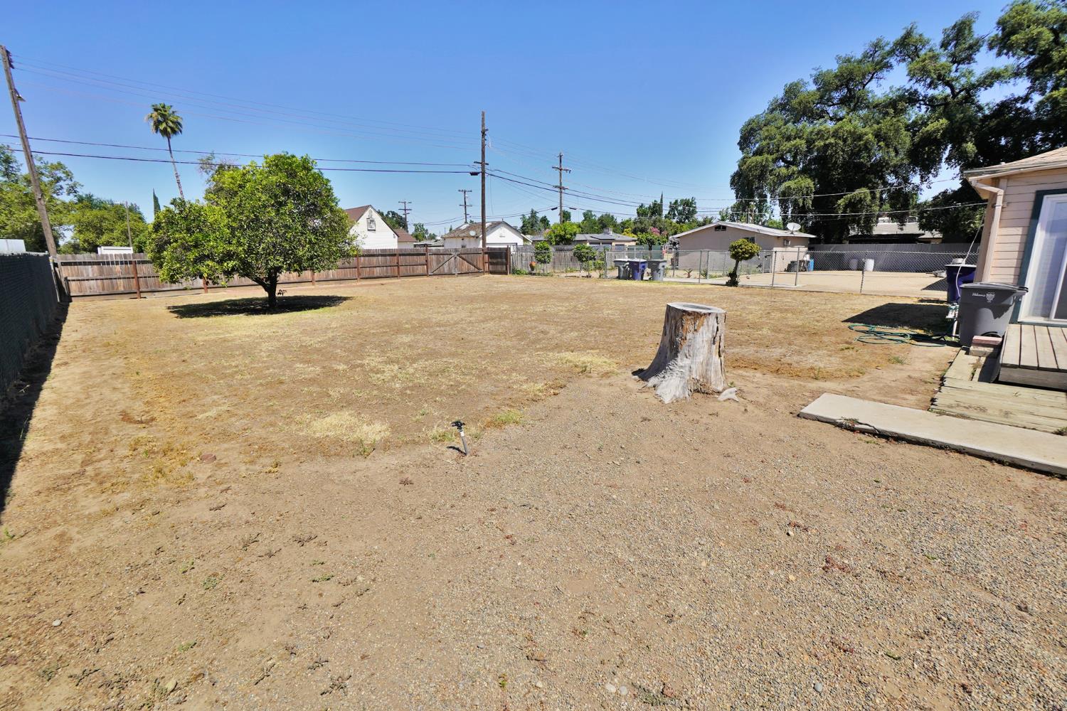 2307 N Valeria St, Fresno, CA 93703