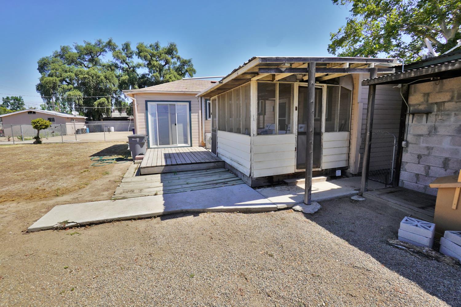2307 N Valeria St, Fresno, CA 93703