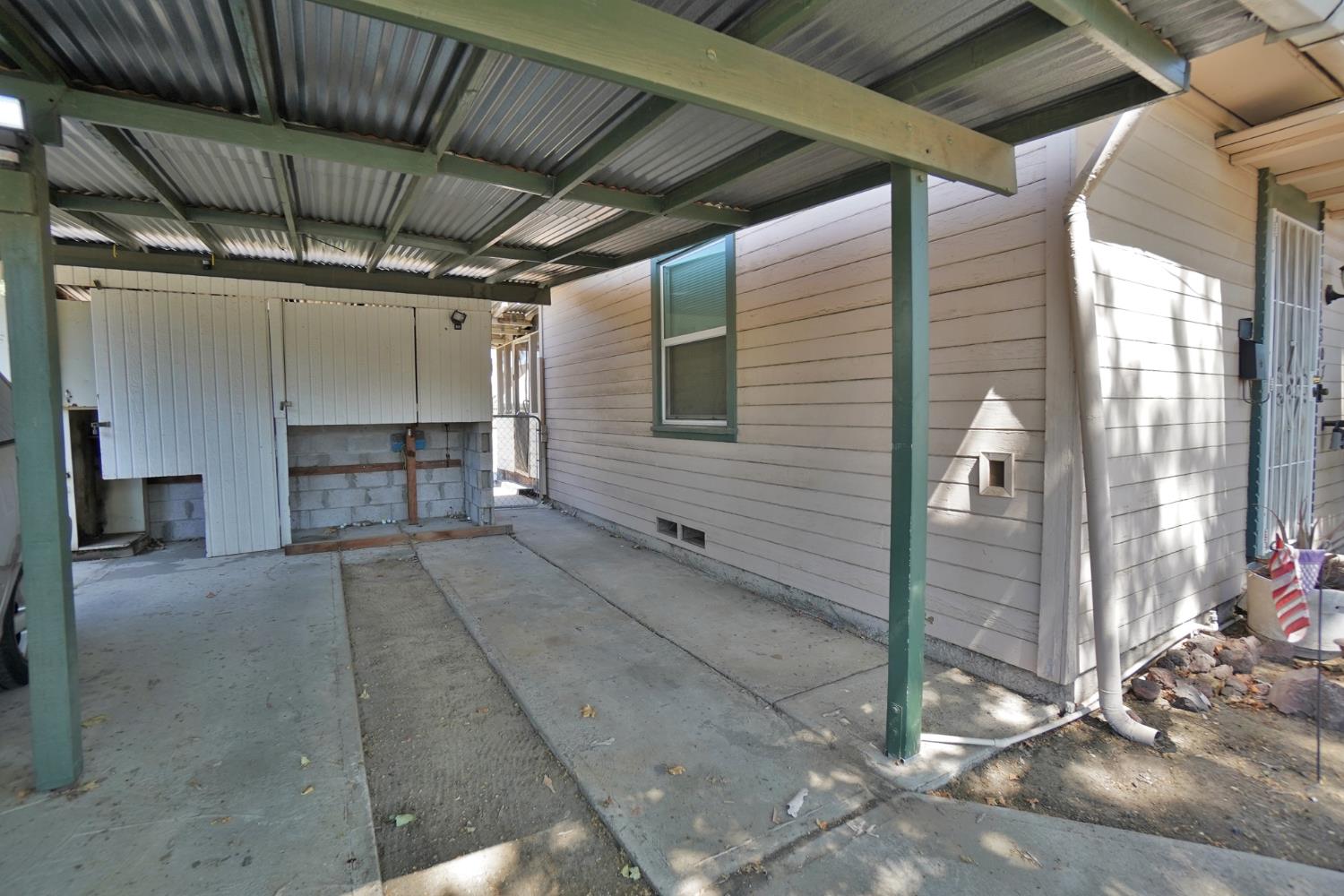 2307 N Valeria St, Fresno, CA 93703
