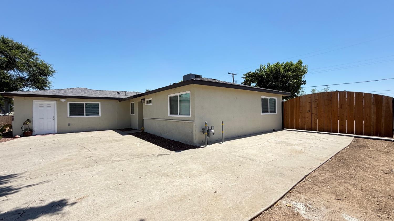 5326 E Clay Ave, Fresno, CA 93727