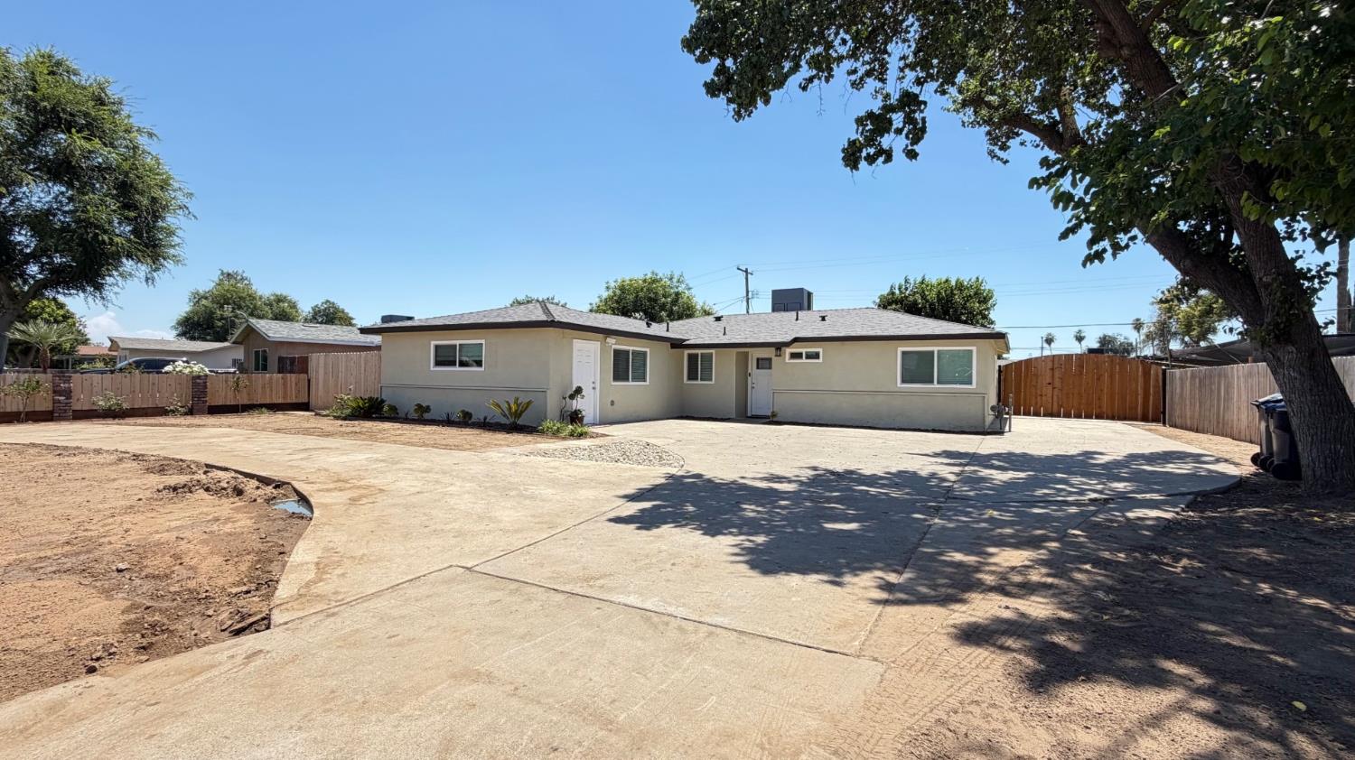 5326 E Clay Ave, Fresno, CA 93727