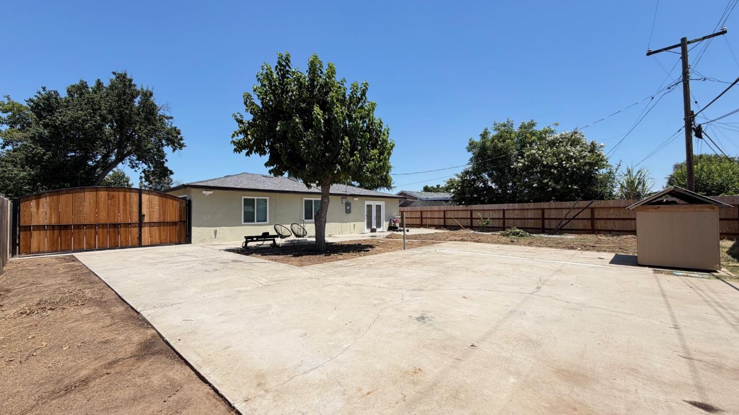 5326 E Clay Ave, Fresno, CA 93727