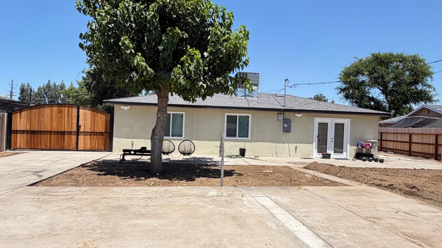 5326 E Clay Ave, Fresno, CA 93727
