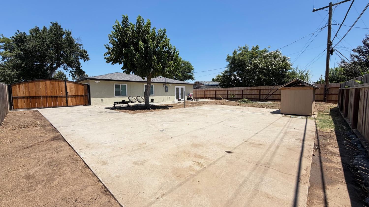 5326 E Clay Ave, Fresno, CA 93727