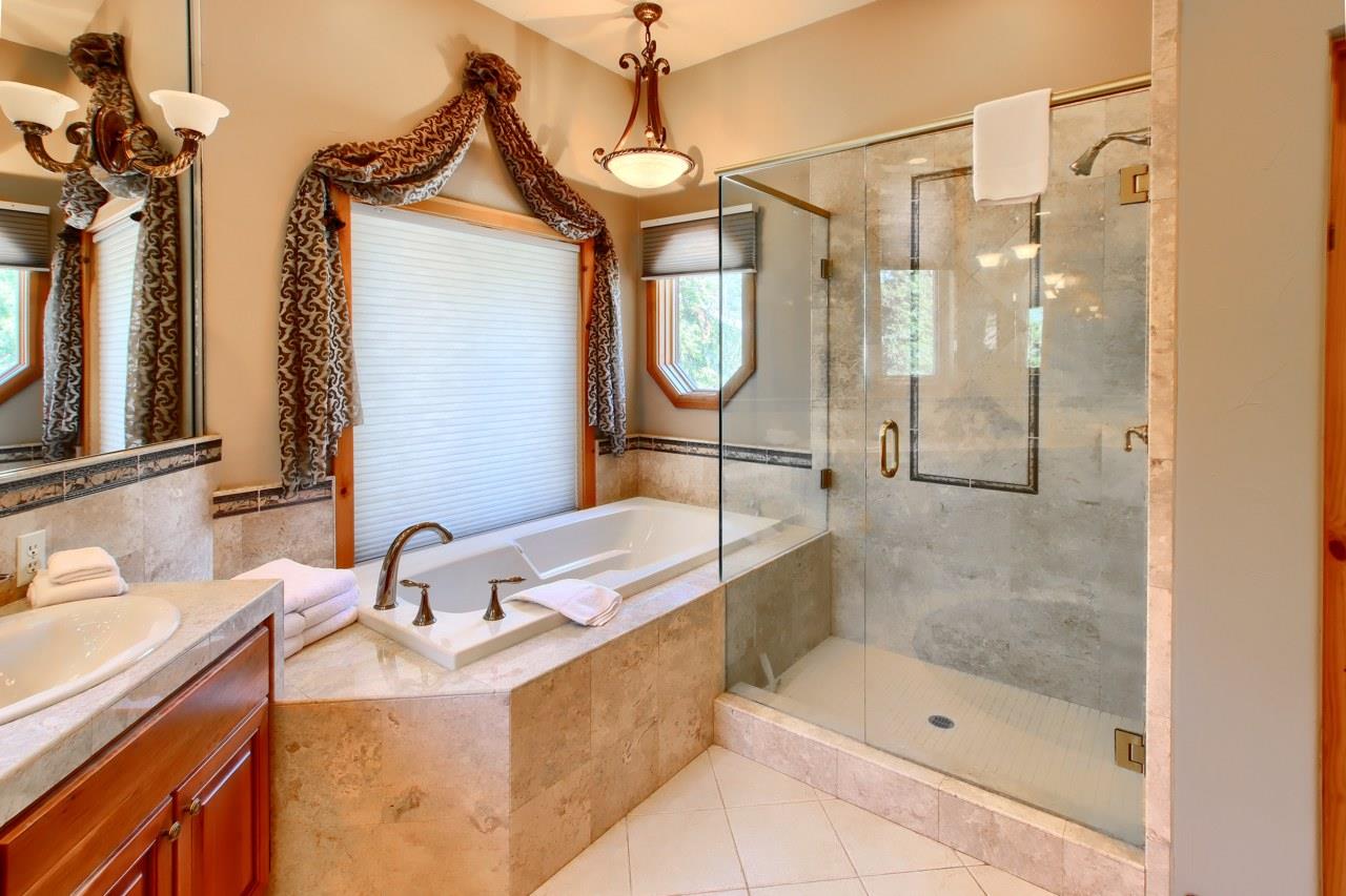 54736 Willow Cove Rd, Bass Lake, CA 93604