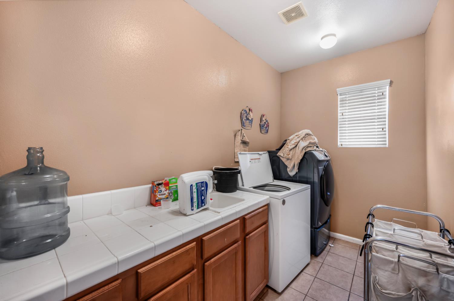 2835 Myrtle Ave, Sanger, CA 93657