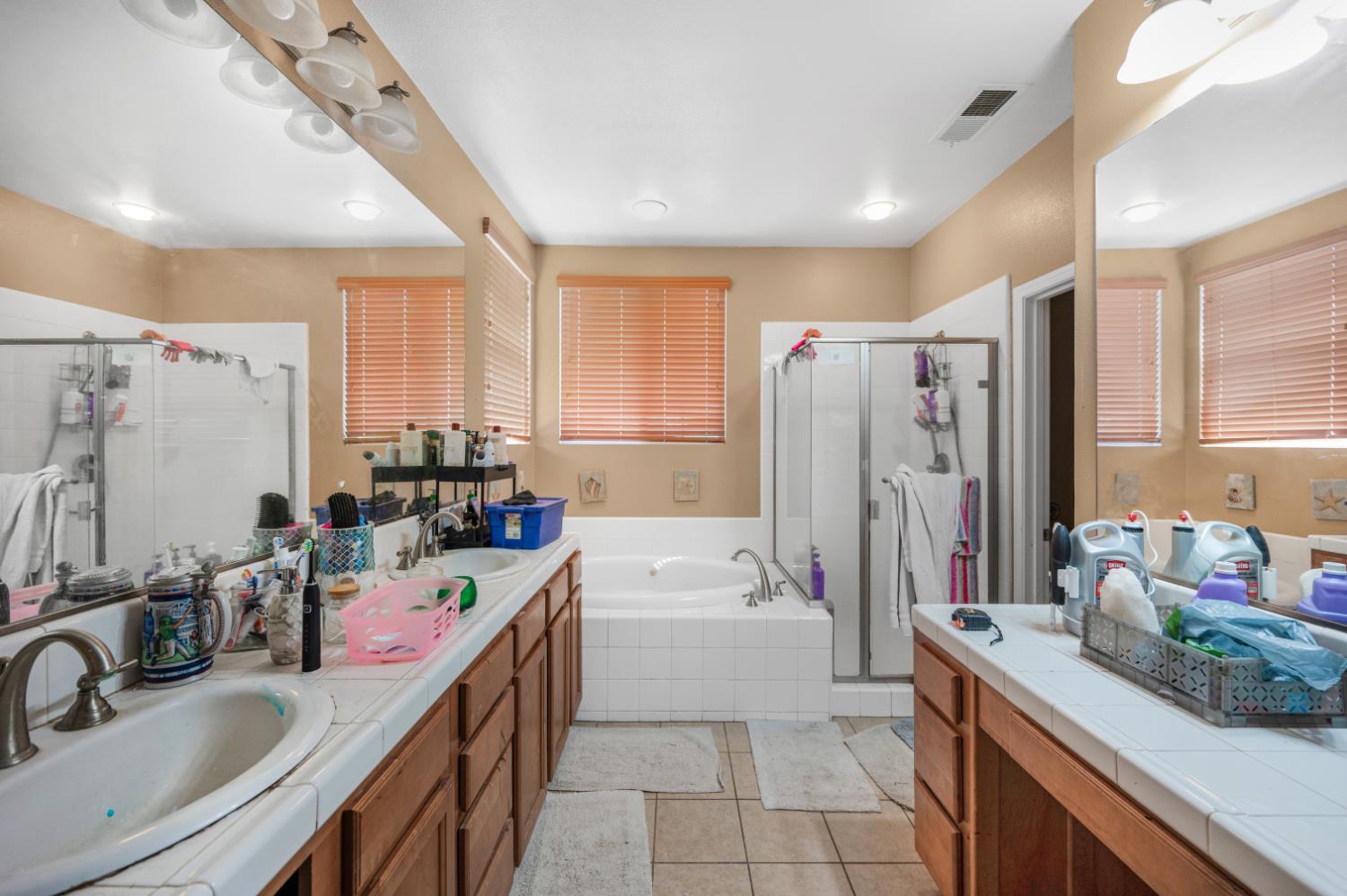 2835 Myrtle Ave, Sanger, CA 93657