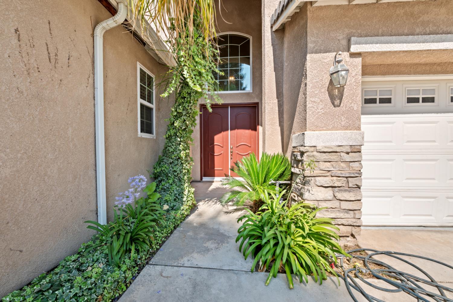 2148 S Purdue Ave, Fresno, CA 93727