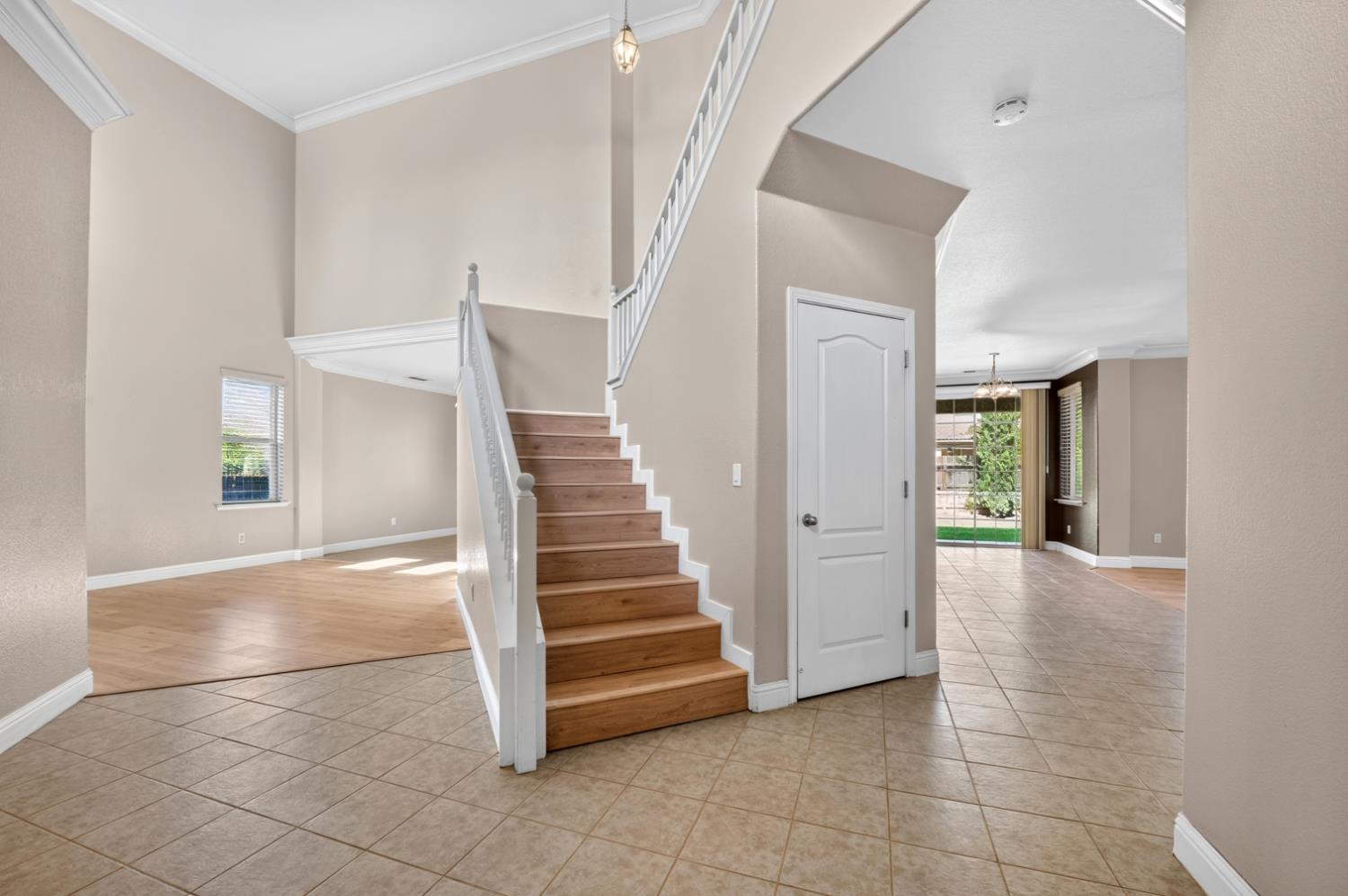 2148 S Purdue Ave, Fresno, CA 93727