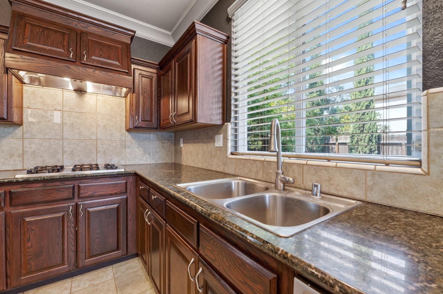 2148 S Purdue Ave, Fresno, CA 93727