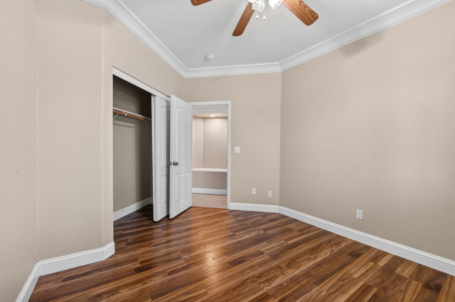 2148 S Purdue Ave, Fresno, CA 93727