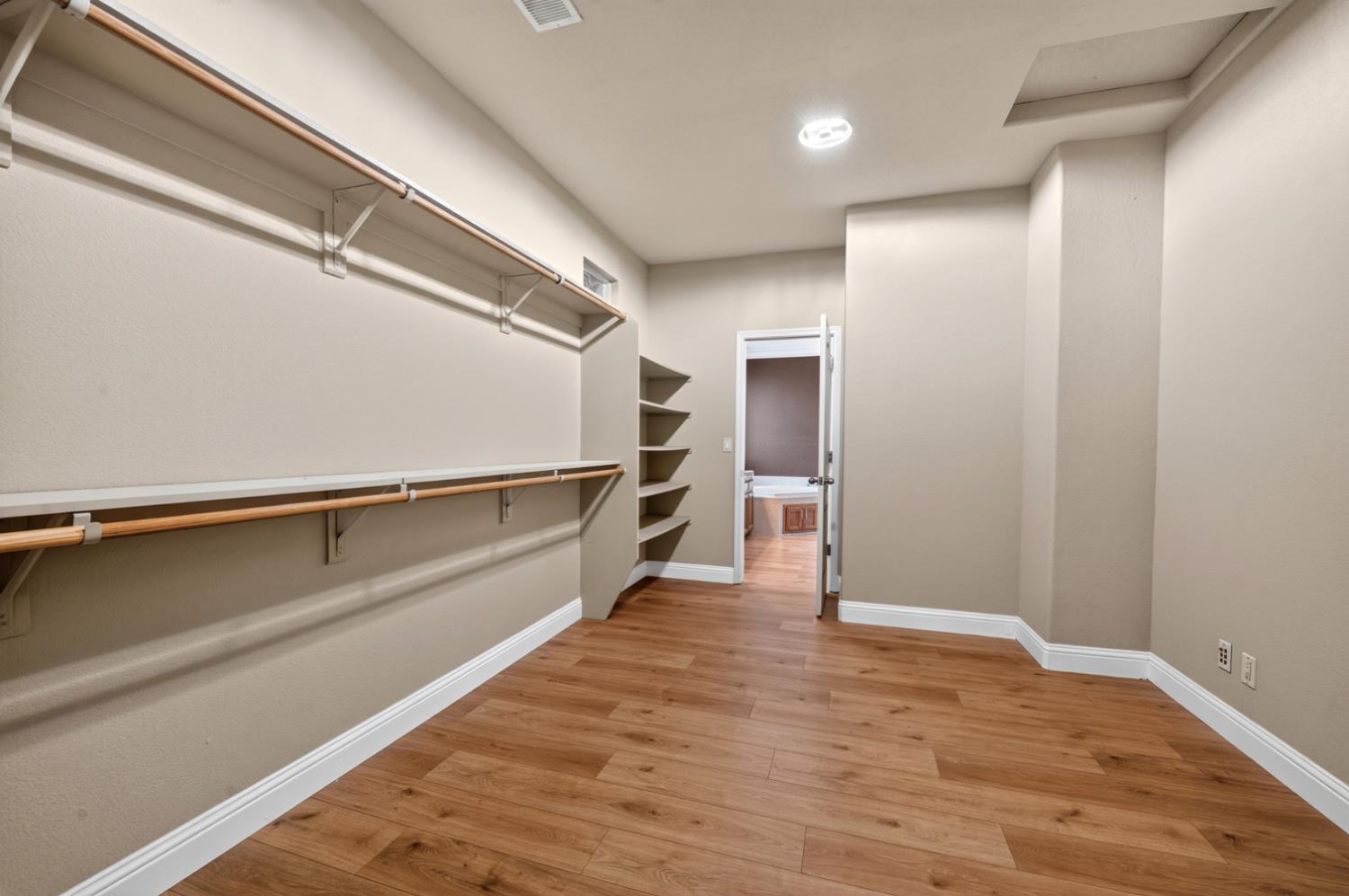 2148 S Purdue Ave, Fresno, CA 93727