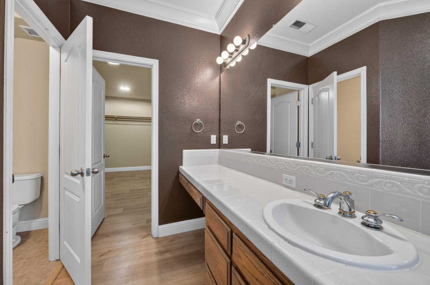 2148 S Purdue Ave, Fresno, CA 93727