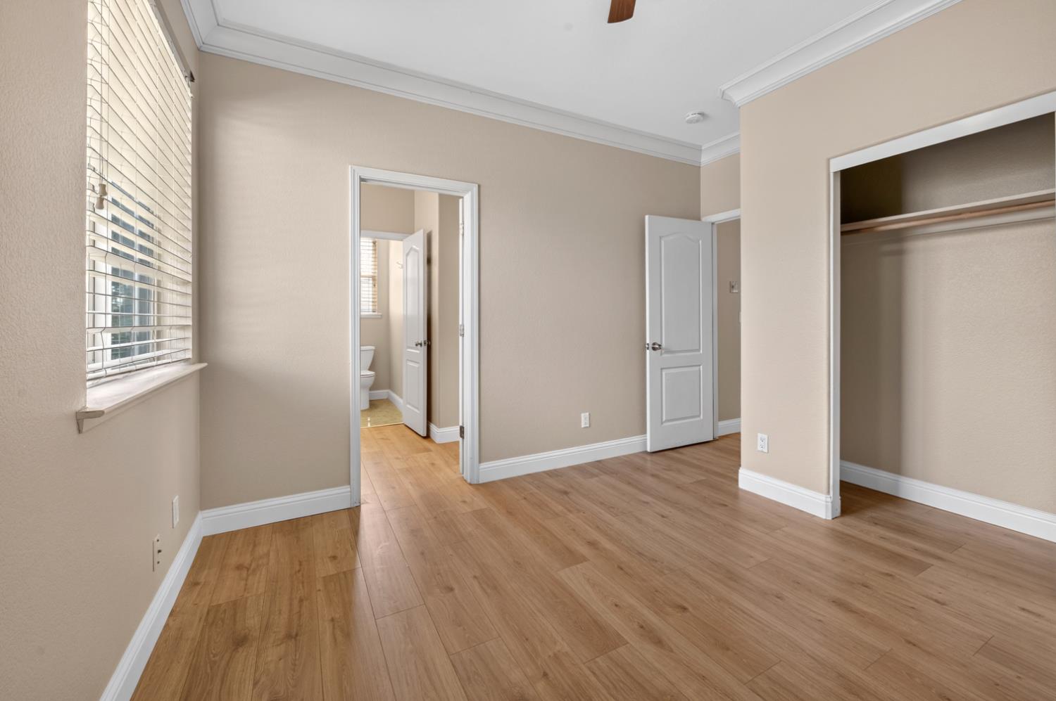 2148 S Purdue Ave, Fresno, CA 93727